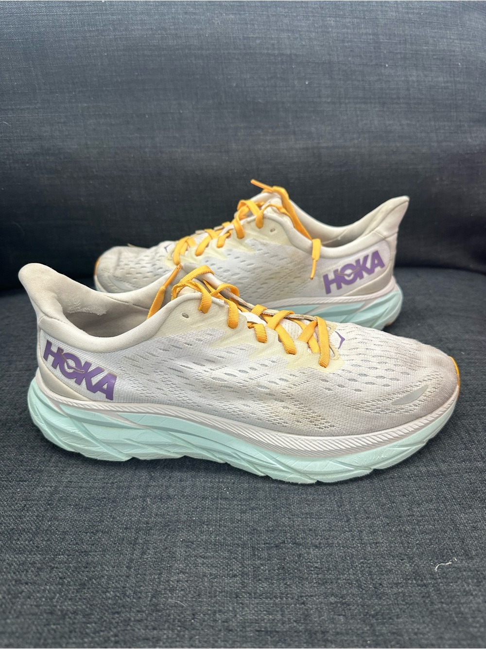 Hoka one one Clifton 8 women’s running shoes size 9.5b women’s blanc de blanc